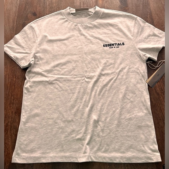 Essentials  - Light Oatmeal Short Sleeve T-Shirt Size Small- NWT - Picture 2 of 11